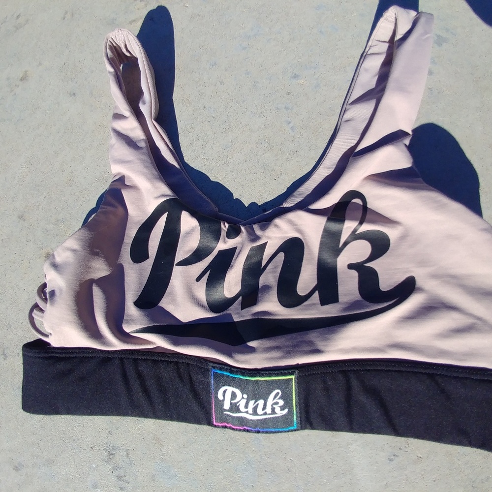 Victoria Secrets PINK size medium sports bra, new